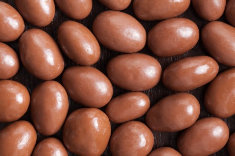 Milk chocolate covered almonds 12.5 kg