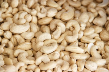 Cashews Natural W320 22.68 kg