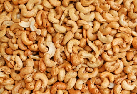 Organic Cashews roasted salted 22.68 kg